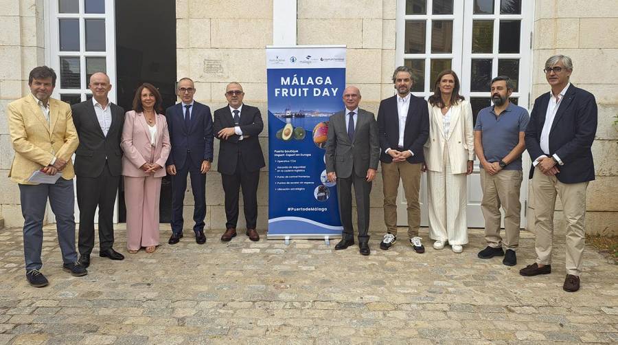 Representantes de la AP de Málaga, navieras, operadores logísticos y empresas del sector hortofrutícola.