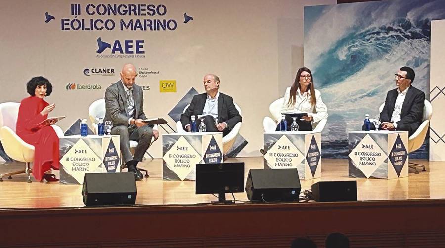 PortCastelló presenta su proyecto de hub eólico marino en Cádiz