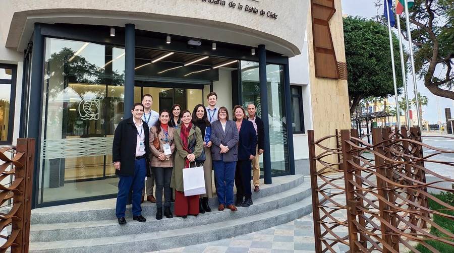 El Puerto de Cádiz recibió ayer a representantes de puertos y navieras británicos dentro de una misión inversa.