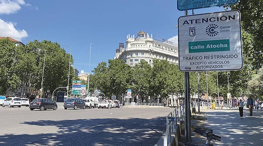 Los transportistas madrileños celebran el “varapalo judicial” que supone anular las ZBE de la capital