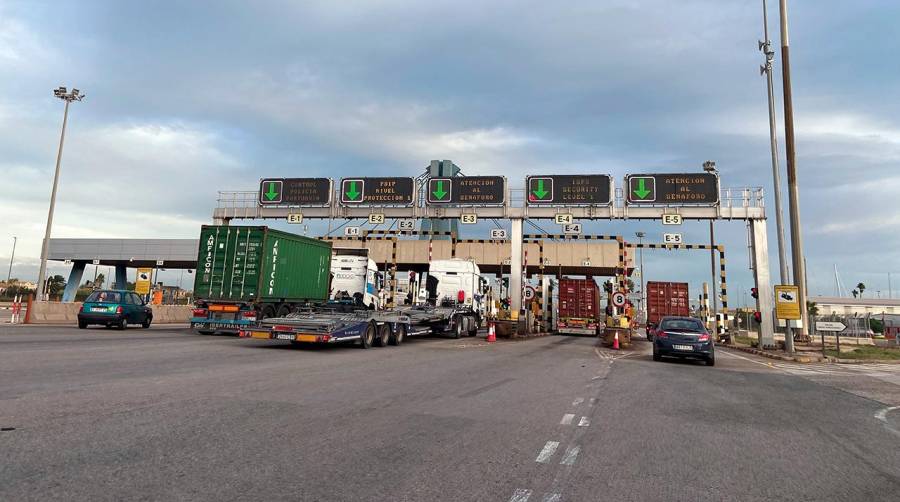 Los piquetes no impiden la actividad en el puerto de Valencia