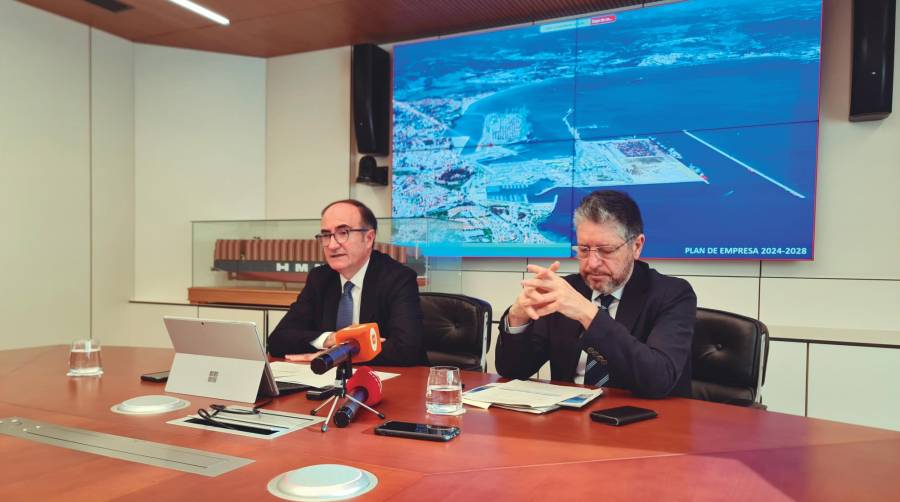 Gerardo Landaluce, presidente de la APBA, y José Luis Hormaechea, director, ayer en Algeciras en rueda de prensa.