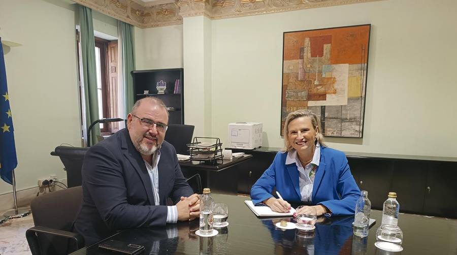 Carmelo Martínez, presidente de ACTM y Susana Fabregat, delegada del Consell en Castellón.