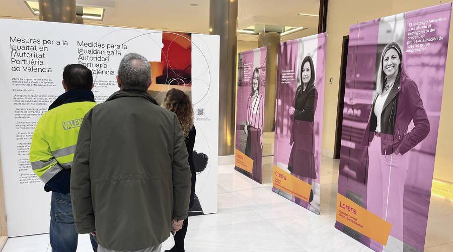 Valenciaport rinde homenaje a la mujer con “En el Puente de Mando”