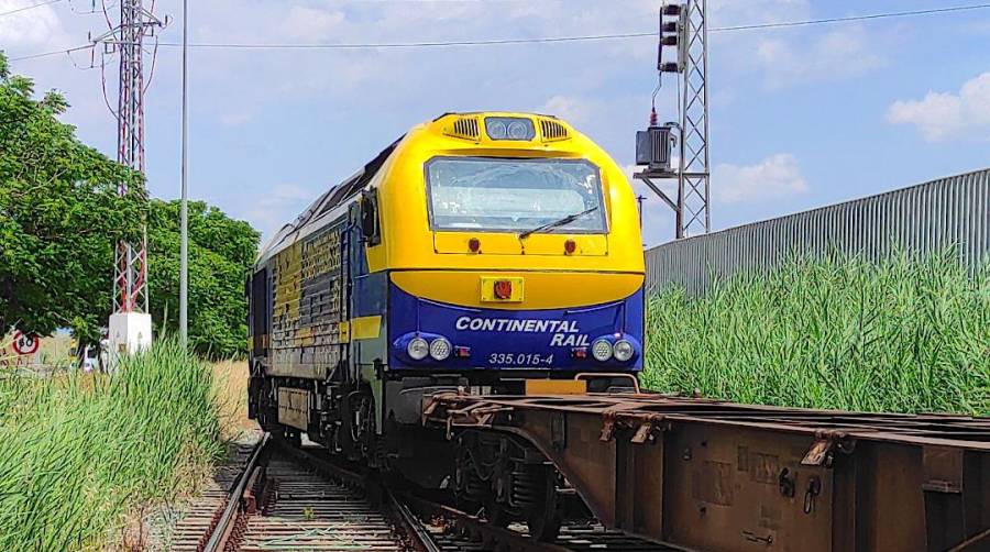 El ramal refuerza la conexión de las empresas, situadas en la Zona Franca del Puerto de Sevilla, con el anillo ferroviario que rodea el perímetro del recinto portuario.