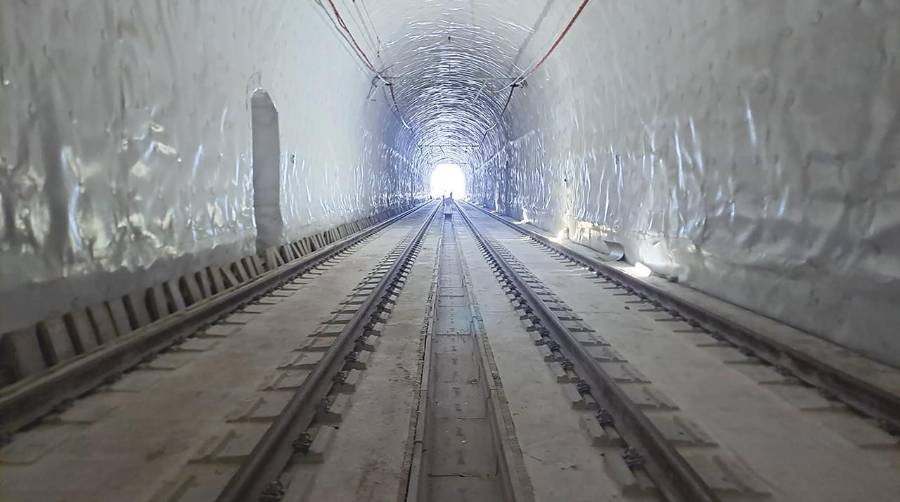 Adif concluye la transformación del túnel de Roda de Berà