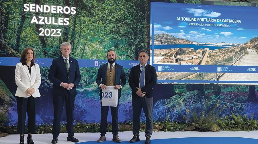 La Autoridad Portuaria recibe el distintivo de calidad de “Sendero Azul Puerto de Cartagena” en un acto celebrado en Santiago de Compostela.