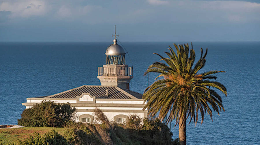 La Autoridad Portuaria de Gij&oacute;n acondiciona el Faro de Cand&aacute;s