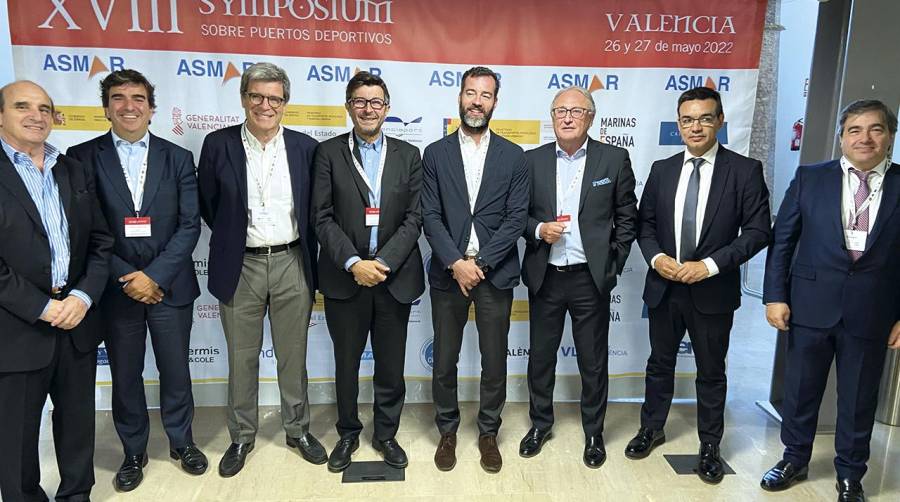 De izquierda a derecha: Víctor Montero, director de Asmar; Martín Fernández, presidente Autoridad Portuaria de A Coruña; Aurelio Martínez, presidente de la APV; Álvaro Rodríguez Dapena, presidente Puertos del Estado; Benito Núñez, director general de Marina Mercante; Jesús Caicedo, presidente de la Autoridad Portuaria de Almería; José Rafael Díaz, director Puerto Almería; y Juan Carlos Verdeal, jefe del departamento técnico de asesoría jurídica y dominio público de la Autoridad Portuaria de Bilbao.