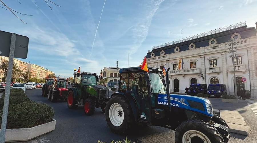 Los puertos de Algeciras y Valencia operan con normalidad pese a las protestas de los agricultores