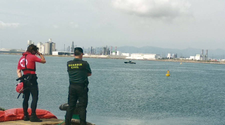 Sigue la b&uacute;squeda del estibador desaparecido en el puerto de Castell&oacute;n