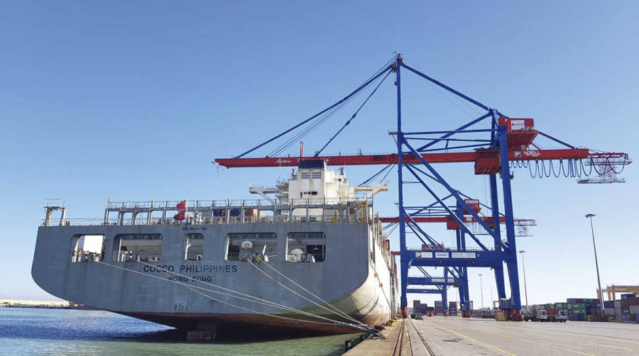 El &ldquo;COSCO Philipines&rdquo; atracado la pasada semana en las instalaciones de Noatum en Valencia.