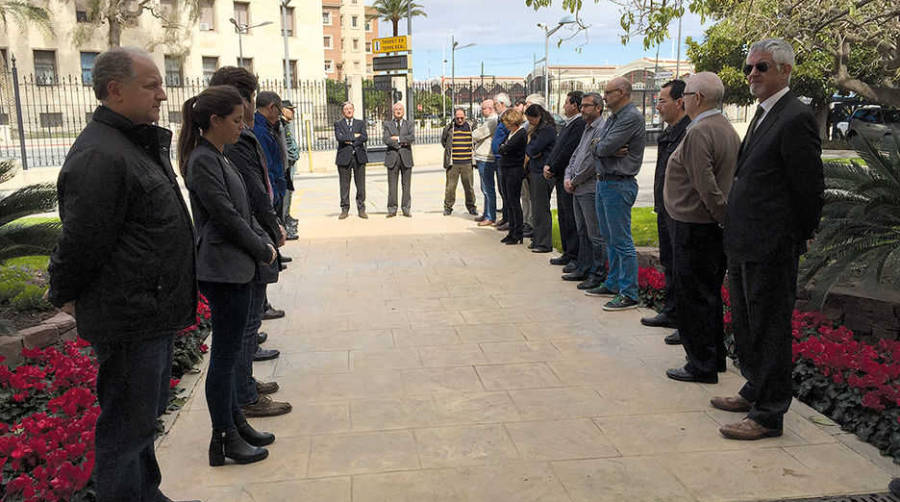 Minuto de silencio en los puertos