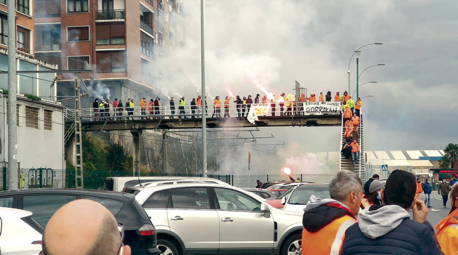 La estiba de Bilbao recurre a la mediaci&oacute;n laboral para rebajar la escalada de tensi&oacute;n