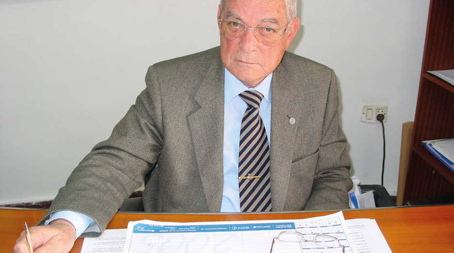 Miguel Tell fue presidente del Consejo General de Colegios de Agentes de Aduanas entre 2001 y 2011 y presidente del COACAV entre 1983 y 2010.