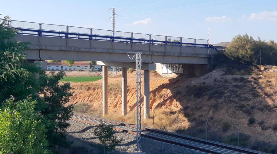 La línea de ferrocarril Zaragoza-Teruel-Sagunto es un eje estratégico y nexo de conexión entre el Corredor Mediterráneo y el Atlántico.