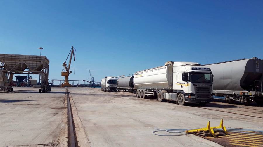 El Port de Tarragona pone a prueba el transporte de harina de soja por ferrocarril