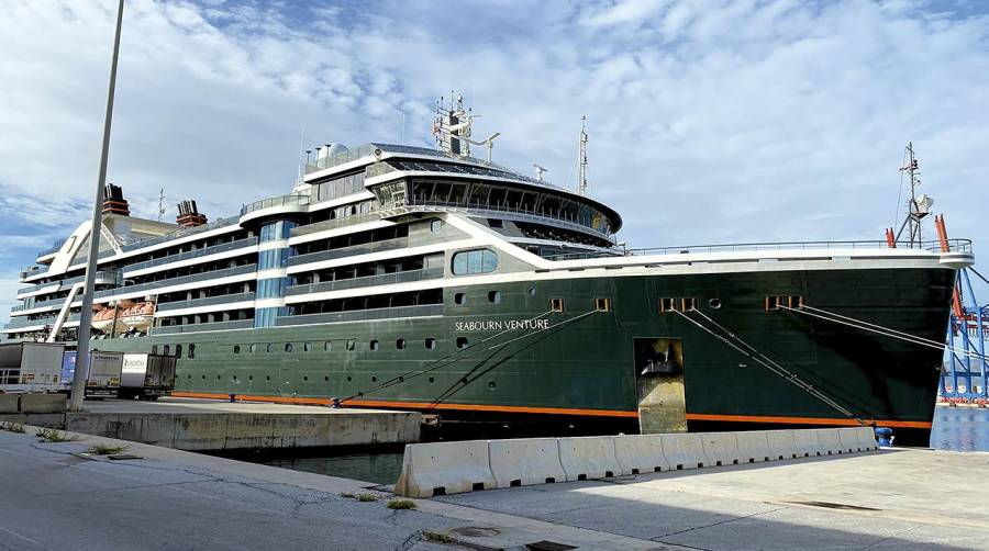 La temporada de primavera ha comenzado hoy con la primera escala de “Seabourn Venture”.