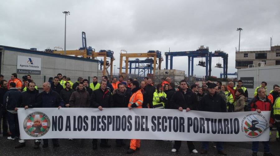 Coordinadora protesta en el Puerto de Bilbao contra los despidos