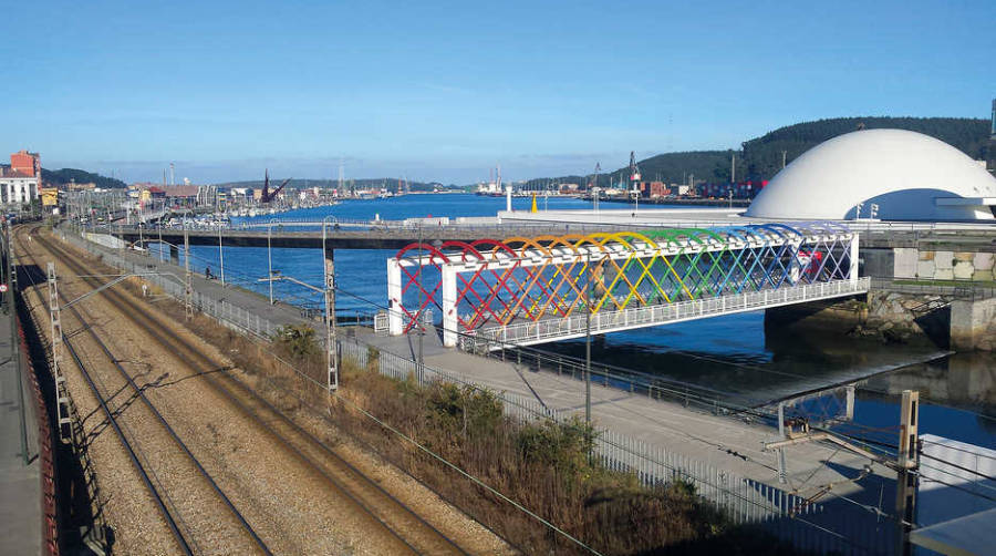 De la Serna present&oacute; ayer en Avil&eacute;s los planes del Fomento en infraestructuras.