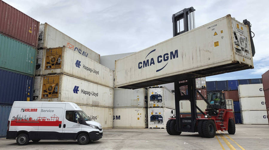 Intercontainer incorpora a su flota una nueva carretilla Kalmar para contenedores