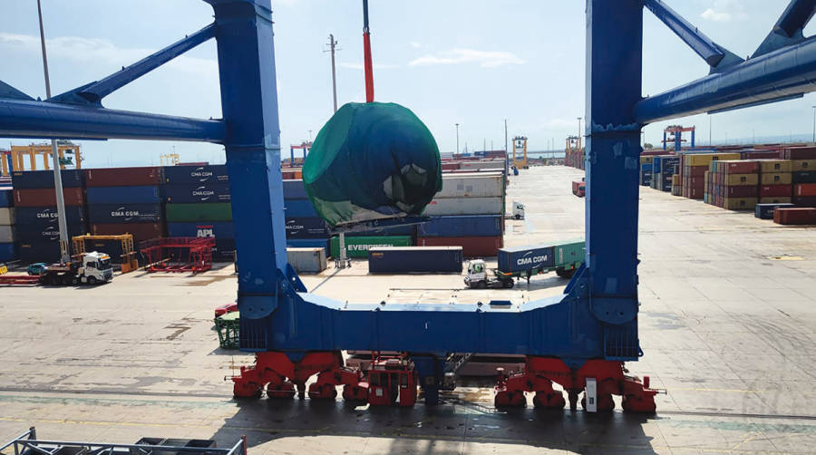 CSP Iberian Valencia Terminal descarga un nacelle de m&aacute;s de 50 t de peso