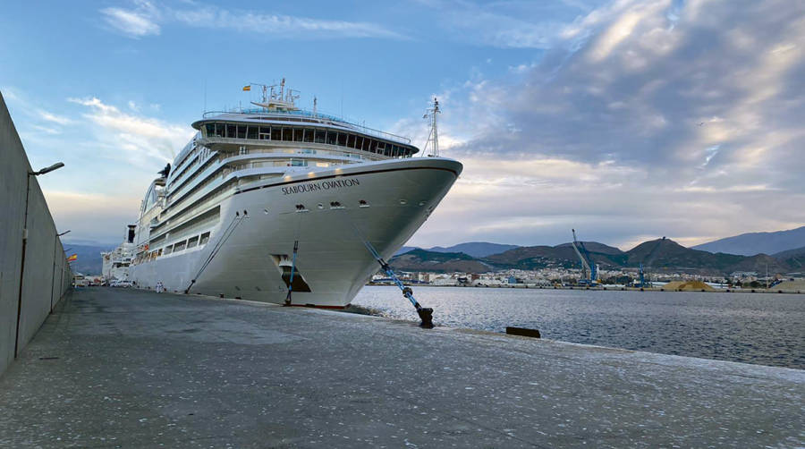 El buque ha llegado esta ma&ntilde;ana al puerto de Motril.