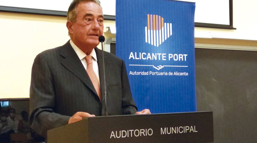 El Puerto de Alicante promociona sus servicios intermodales ante empresarios de la Vega Baja