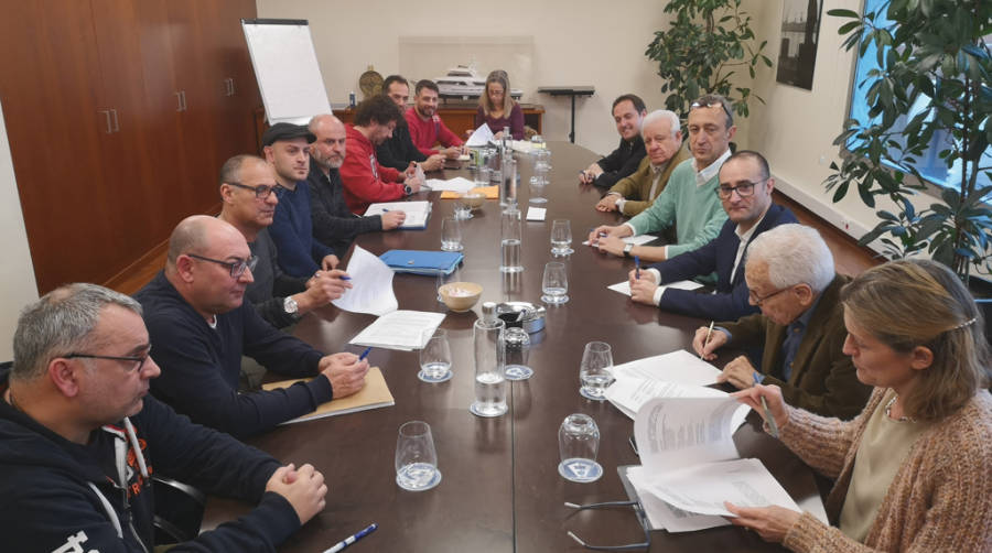 Los trabajadores de las empresas estibadoras portuarias de Barcelona ya tienen convenio colectivo