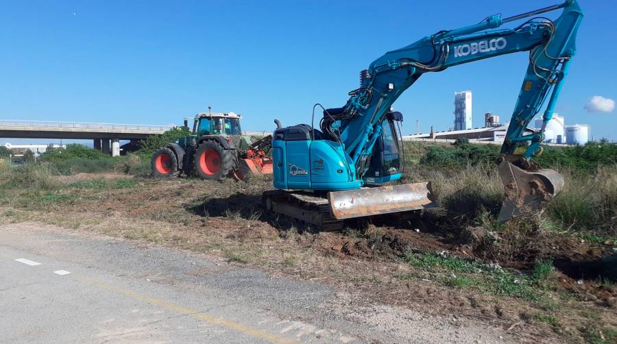 Port Tarragona inicia las obras del desvío del canal de drenaje de la ZAL