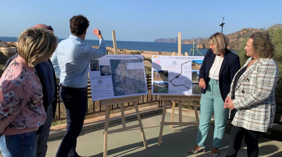 Un momento de la presentación del proyecto de accesos a Cala Cortina.