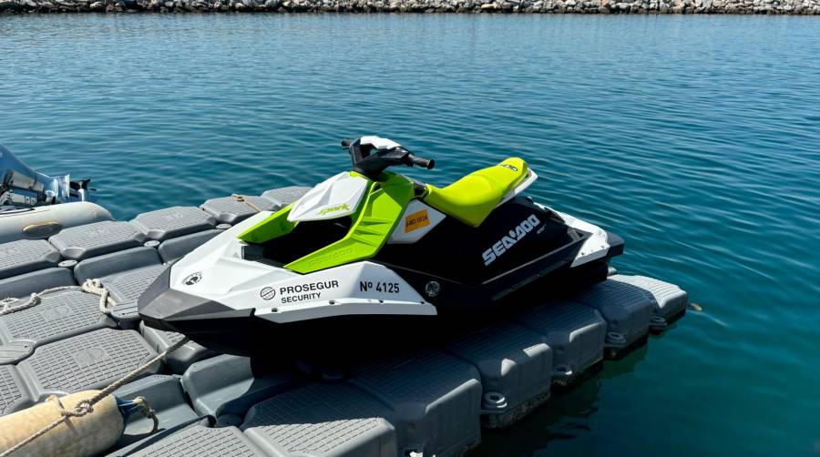 Prosegur lanza el primer servicio de seguridad y vigilancia portuaria con motos de agua