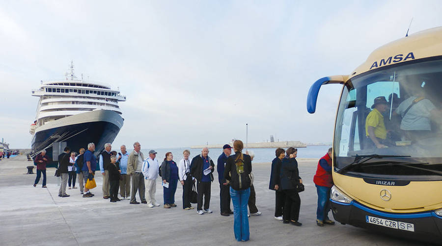 El &quot;Prinsendam&quot; repite escala en Castell&oacute;n