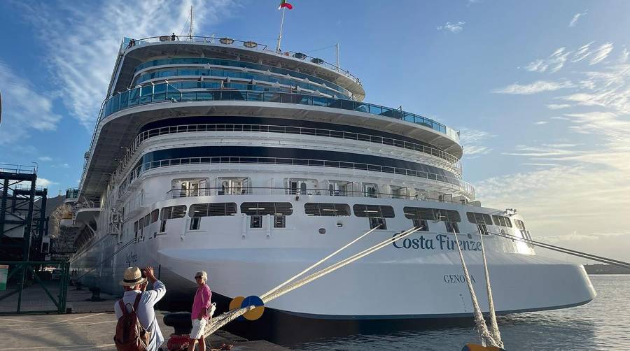 El crucero “Costa Firenze” arribó el miércoles a Tenerife con 3.694 crucerista.