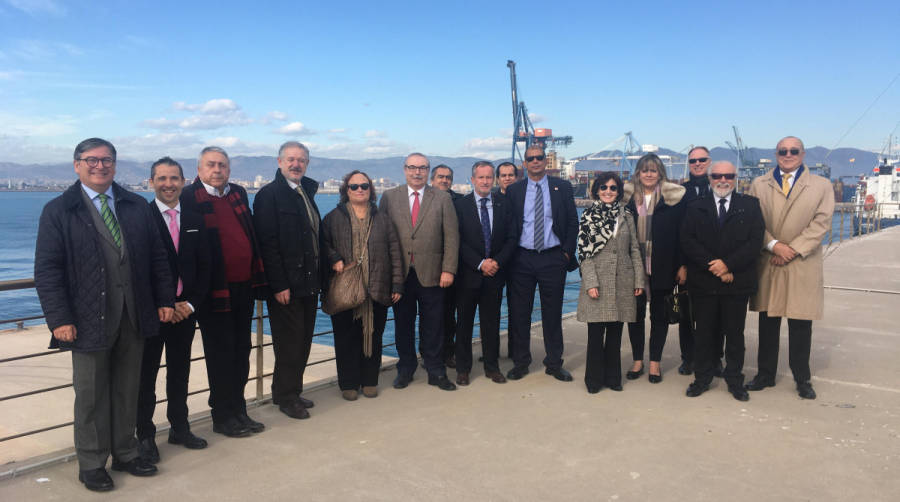 PortCastell&oacute; recibe la visita de quince c&oacute;nsules