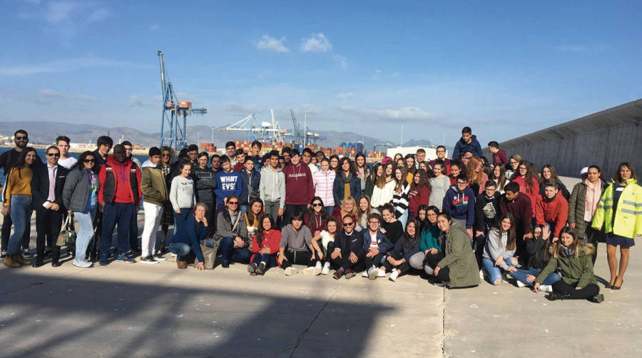 M&aacute;s de mil escolares participan en &ldquo;Conoce tu puerto&rdquo; de PortCastell&oacute;