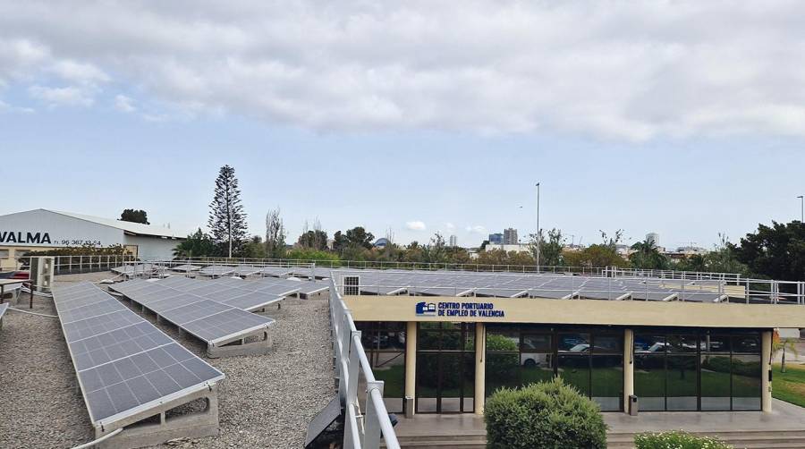 La instalación cumple un año de funcionamiento en el tejado del edificio de oficinas.