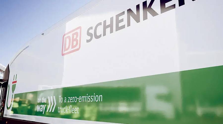 DB Schenker amplía su gama de servicios en el transporte por carretera.