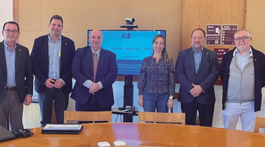 Participantes de la AET en la elaboración del estudio sobre el ferrocarril en Zaragoza.