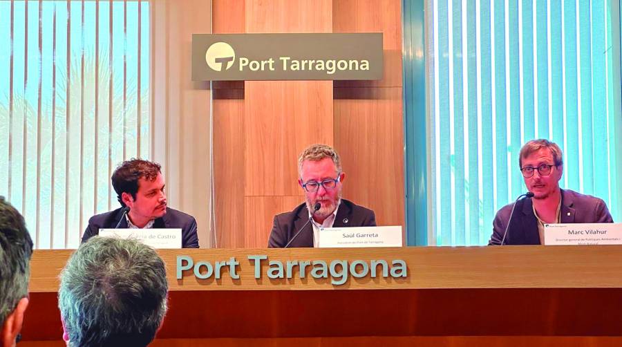 Port Tarragona homenajea a los voluntarios que han custodiado las tortugas de la Savinosa