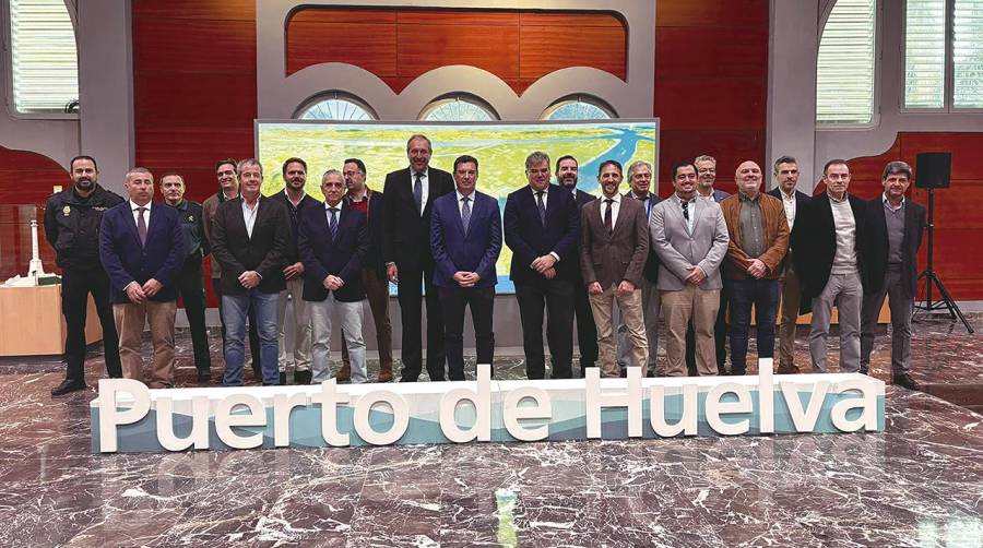 En el Centro de Recepción y Documentación del Puerto de Huelva se dieron a conocer los principales proyectos que está llevando a cabo el puerto onubense.