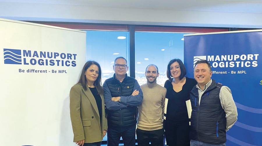 Sonia Garcia ( Pricing &amp; Inside sales ) , Vicente Ferrer ( Managing Director MPL Spain ) , Nestor García ( Commercial Executive ) , Natalie Seoane ( Sales Executive ) , Álvaro Sancho ( Branch- Manager Valencia ) de Manuport Logistics.