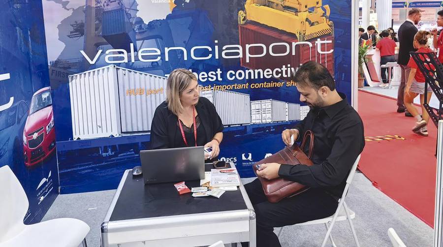 Valenciaport pone en valor su conectividad en la principal feria de logística y transporte de Asia