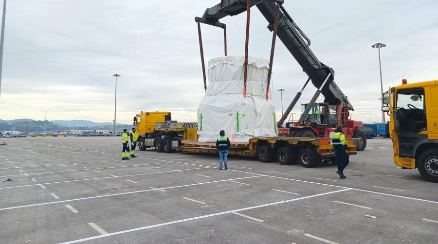 Altius gestiona el transporte intermodal de cuatro separadores de vapor hasta Francia