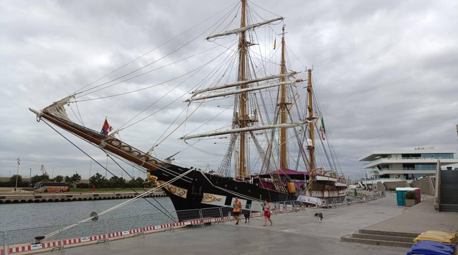 Los veleros de la ruta Iacobus Maris llegan al Puerto de Valencia