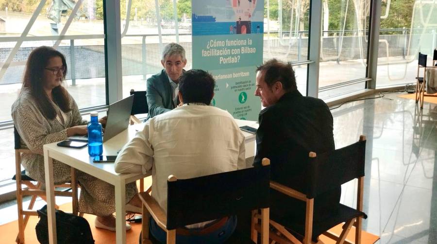 Bilbao PortLab se acerca en b-venture a nuevas startups que tengan interés en desarrollar proyectos en el Puerto de Bilbao.