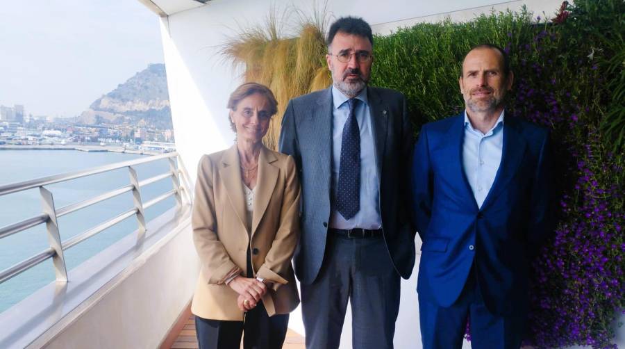 Nuria Lacaci, secretaria general de ACE; Lluís Salvadó, presidente de Port de Barcelona y Carlos Castán, presidente de ACE