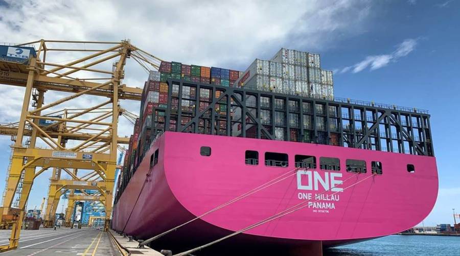 Primera escala en Barcelona de un &quot;magenta&quot; de ONE