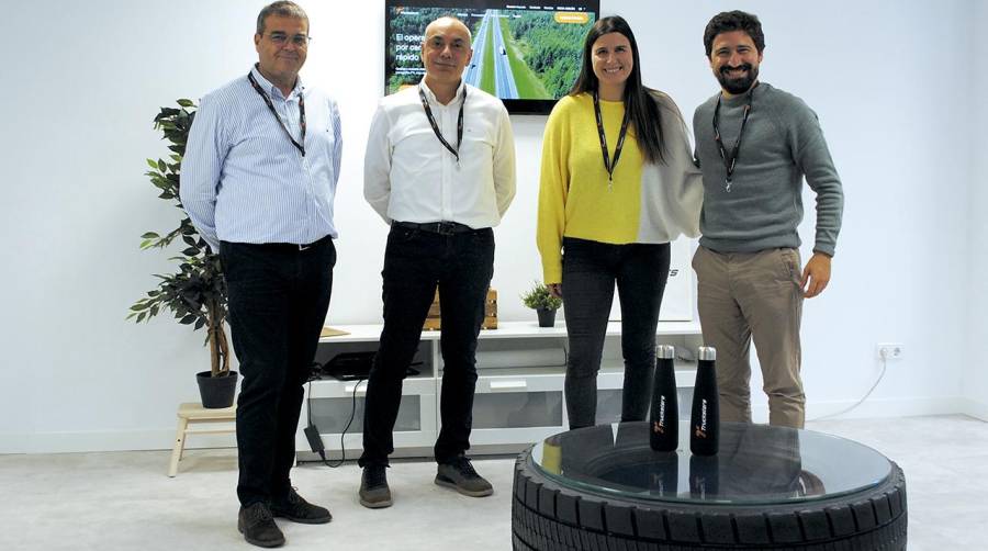 Carlos Serra, cofundador de Novo Gandía; Antonio Hidalgo, cofundador de Novo Gandía; Carmen Hidalgo, CMO de Trucksters; y Luis Bardají, CEO de Trucksters.