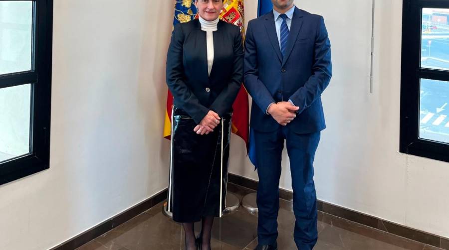 Mar Chao, presidenta de la APV, y Said Drissi El Bouzaidi, Cónsul General del Reino de Marruecos.